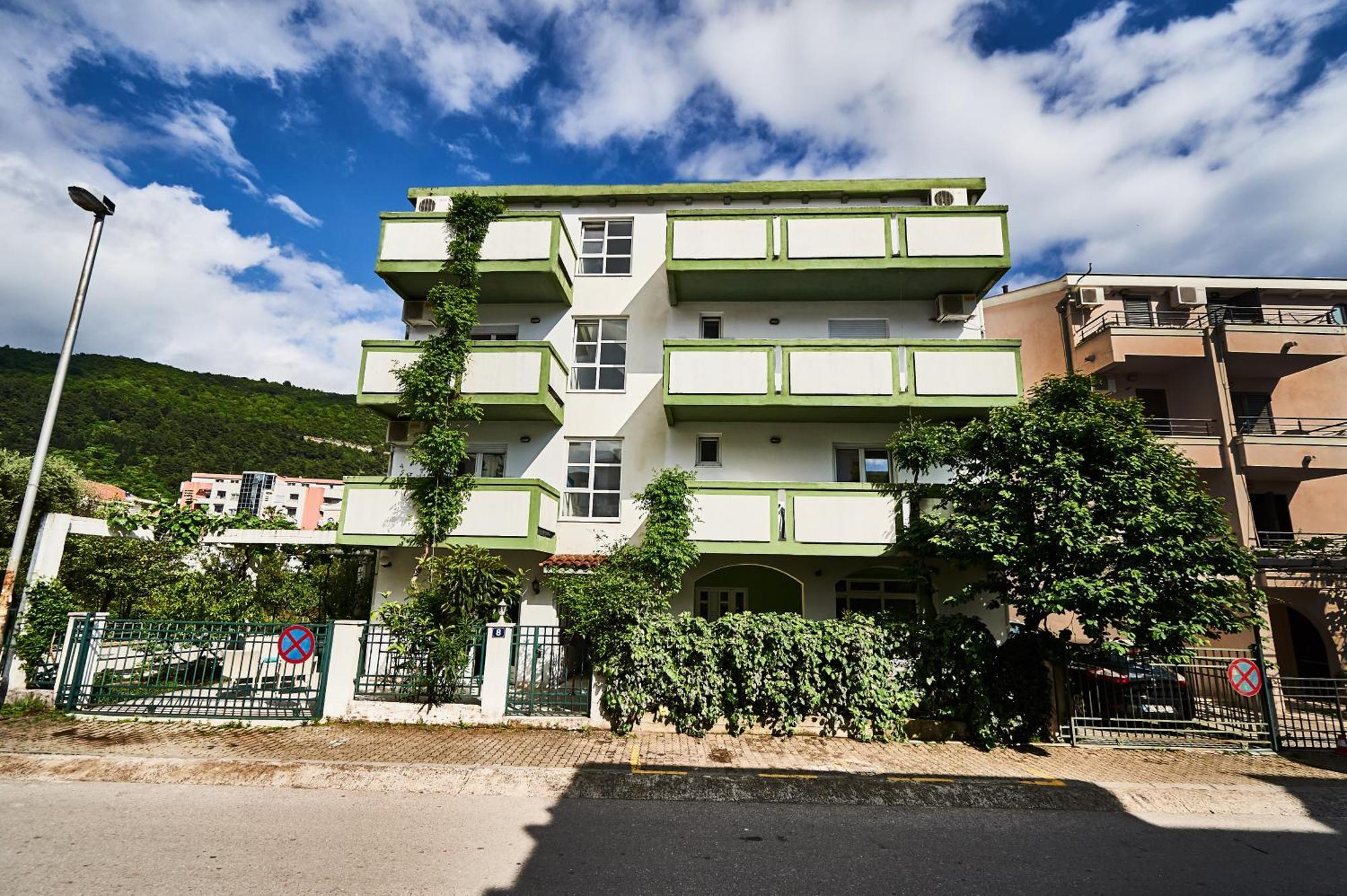Family Apartments Mont Budva Exterior photo